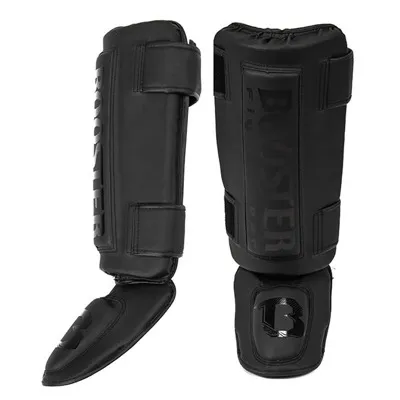 Booster thaiboks scheenbeschermers striker zwart p1068